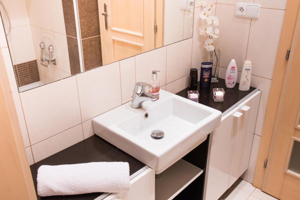 Apartament In The Hearth Of The City Centre, Old Town Square - 3Min Praga Zewnętrze zdjęcie